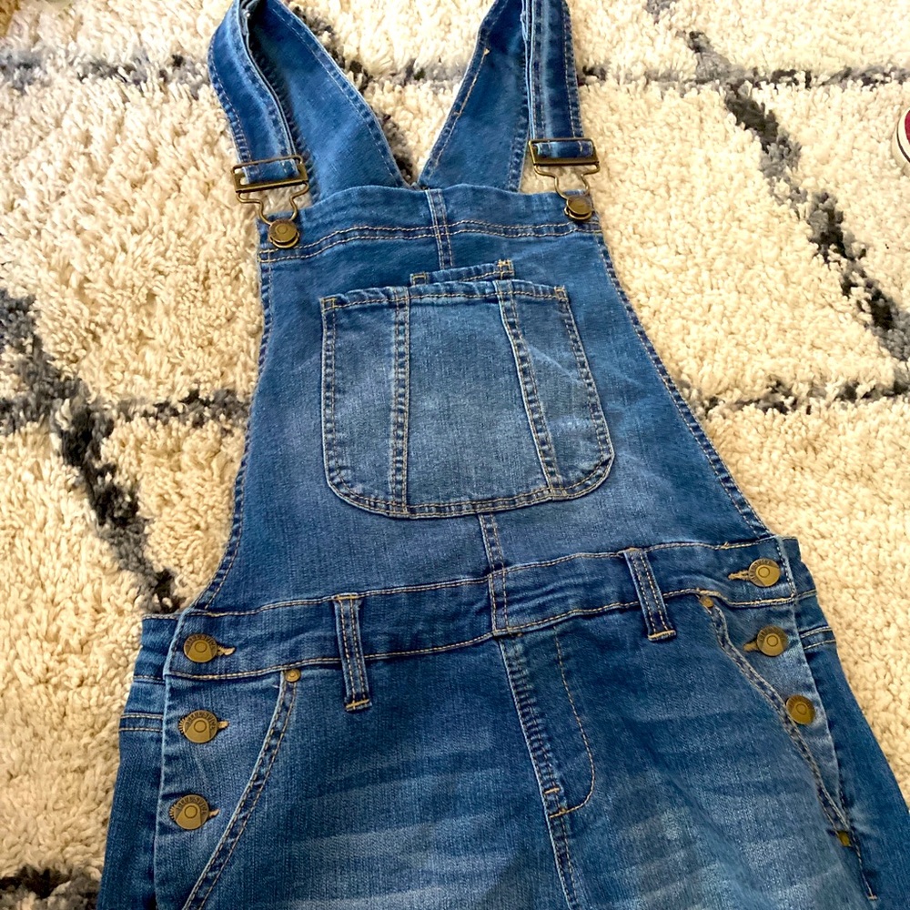 Overall shorts